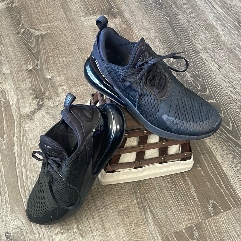 Men’s Nike shoe in used good condition
